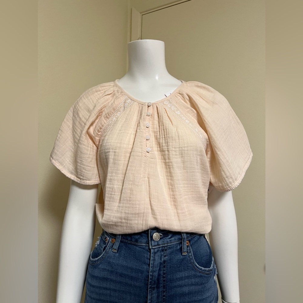 NWT - Old Navy peach blouse - Size M